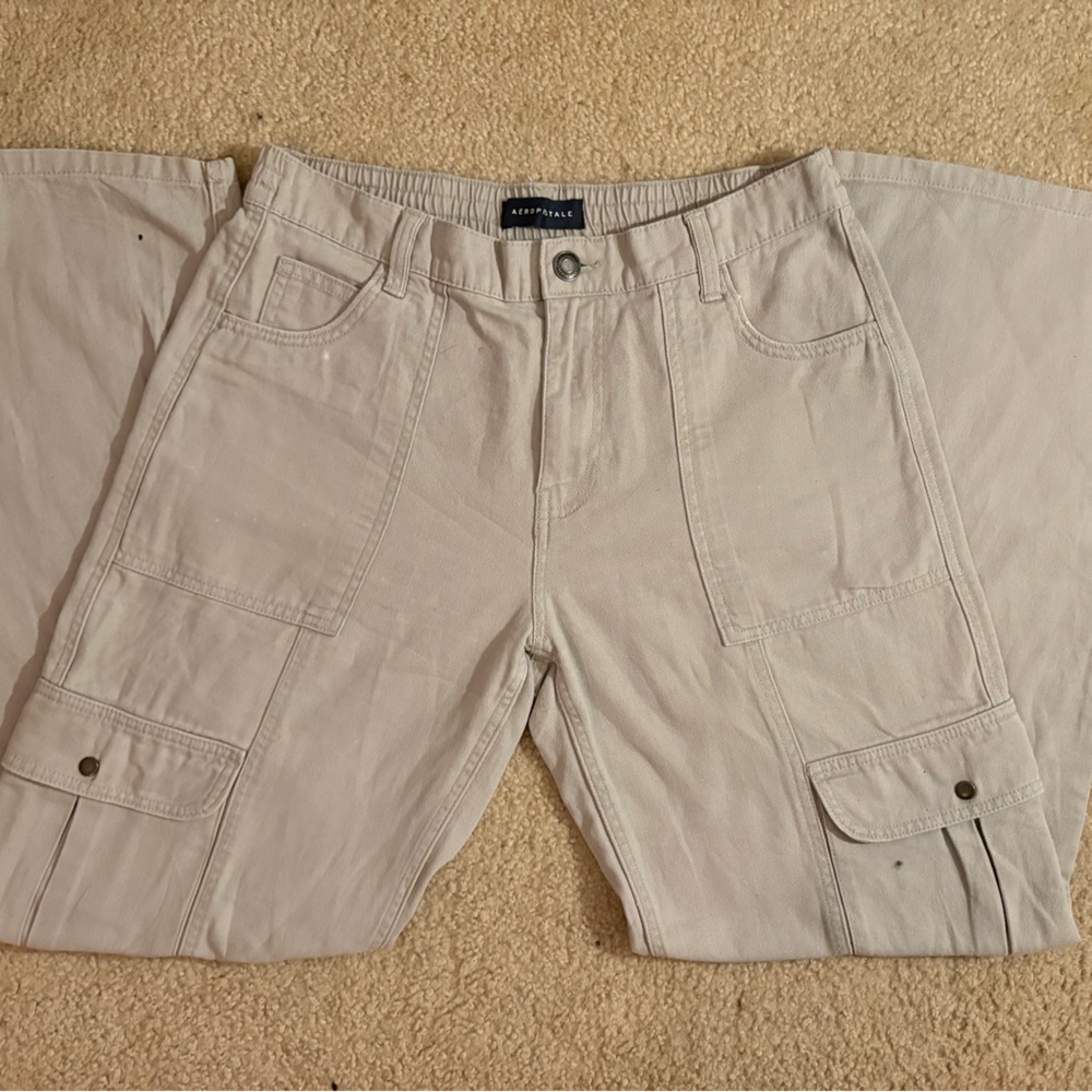 Aeropostale Women's Light Tan Cargo Pants